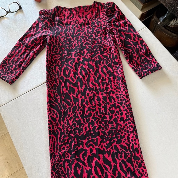 Wolford Dresses & Skirts - Wolford Fuchsia and Black Patterned Midi Dress